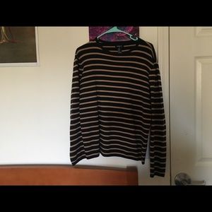 Fun and quirky sweater!!🎊✨